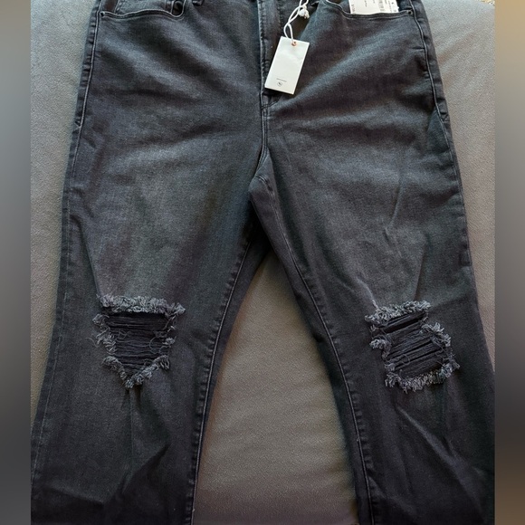 NWT GOOD AMERICAN High Rise Good Legs Straight Jeans Washed Black 20 Distressed - Picture 11 of 14